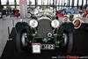 Bentley 1926 Super Sport 100mph fabricado en Gran Bretaña con un motor de 6 cilindros en línea de 6,600cc que desarrolla 147hp. Rines de 21". El pedal del acelerador está entre el del freno y el clutch.