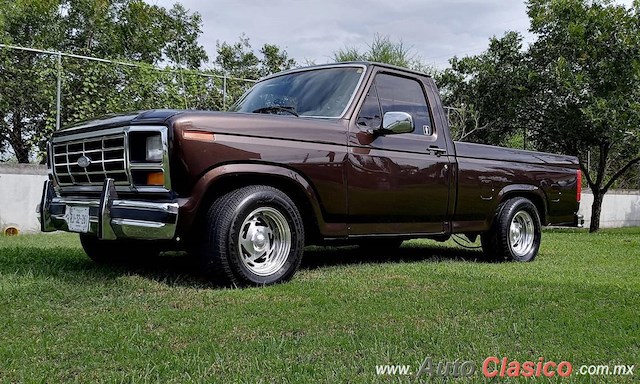 1986 ford pick up f-150 - Desfile Monterrey Día Nacional del Auto Antiguo -  Events of Classic Cars : English