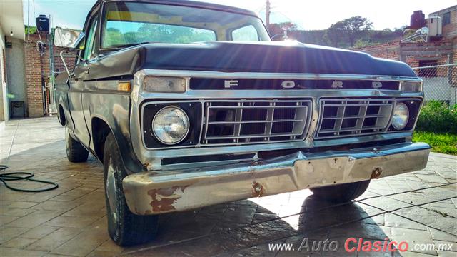 Ford F150 Custom Pickup 1973 #28102 - Detalle Auto 