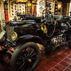 Más información de Museo del Automóvil Rau